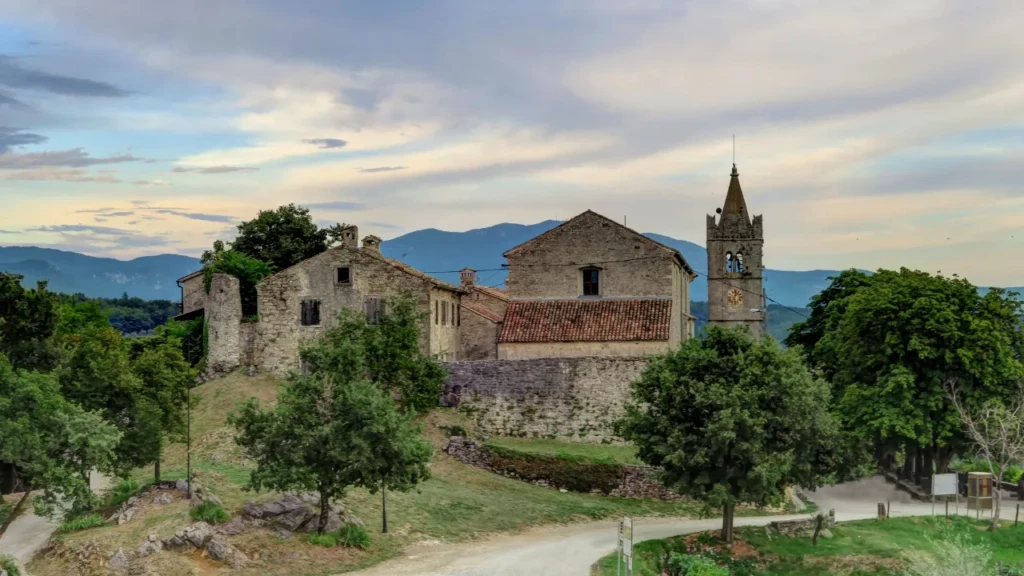 The smallest town in the world: Hum. 